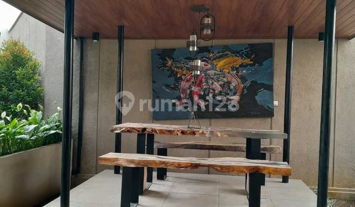 RUMAH KEREN HOOK 2 LANTAI MINIMALIS MODERN SEMI FURNISHED NYAMAN SIAP HUNI DI PODOMORO PARK BANDUNG 1