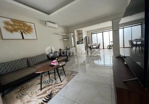 RUMAH BAGUS MINIMALIS MODERN 2 LANTAI SEMI FURNISHED SIAP HUNI DI TATAR SIMAKIRANA KOTA BARU PARAHYANGAN KBP BANDUNG