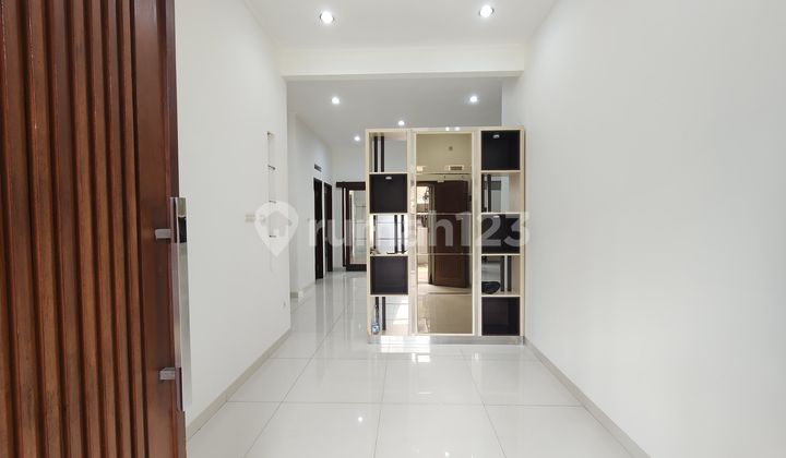 MINIMALIST MODERN DREAM HOUSE SEMI FURNISHED 1.5 FLOORS READY TO OCCUPY IN BATUNUNGGAL BANDUNG 2