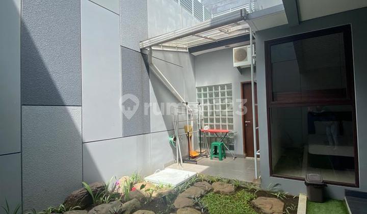 Rumah Besar Lux 3 Lantai Minimalis Modern Nyaman Siap Huni di Setraduta Bandung Rumah Besar Lux 3 Lantai Minimalis Modern Nyaman Siap Huni di Setraduta Bandung