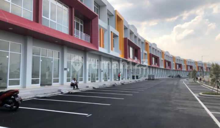 RUKO LUAS 3 LANTAI POSISI STRATEGIS SIAP PAKAI DI SUMMARECON BANDUNG