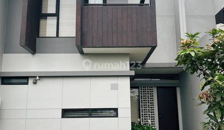 RUMAH BAGUS NYAMAN MINIMALIS MODERN SIAP HUNI DI SUMMARECON CLUSTER FLORA BANDUNG