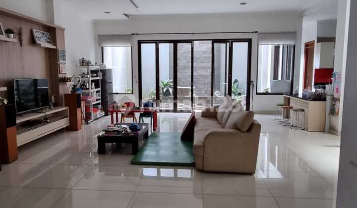 RUMAH LUAS NYAMAN 2 LANTAI CLUSTER FAVORIT SIAP HUNI DI MEKAR WANGI BANDUNG