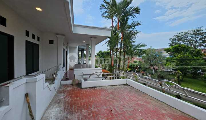 TWO-STORY HOOK HOUSE, COMFORTABLE AND STRATEGIC LOCATION, READY TO OCCUPY IN SOEKARNO HATTA, BANDUNG. TWO-STORY HOOK HOUSE, COMFORTABLE AND STRATEGIC LOCATION, READY TO OCCUPY IN SOEKARNO HATTA, BANDUNG.