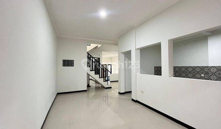 Rumah Minimalis Modern 2 Lantai Nyaman Terawat Siap Huni Di Ciwaruga Bandung 1