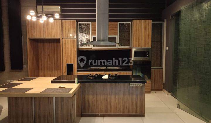 Rumah Lux Terawat 2,5 Lantai Minimalis Modern Siap Huni di Singgasana Bandung 2