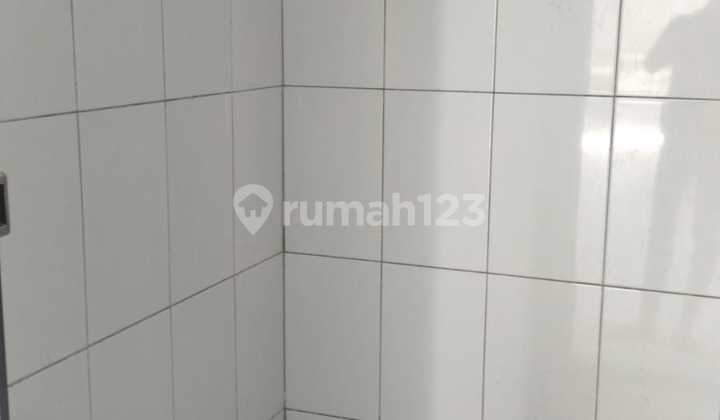 SPACIOUS AND STRATEGICALLY LOCATED READY-TO-USE WAREHOUSE WITH NET AREA IN CIWASTRA, BANDUNG SPACIOUS AND STRATEGICALLY LOCATED READY-TO-USE WAREHOUSE WITH NET AREA IN CIWASTRA, BANDUNG