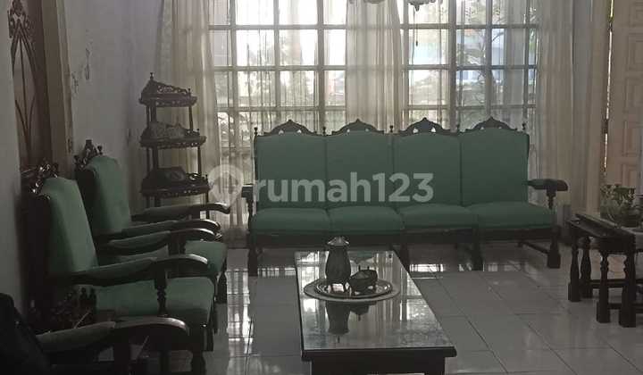 RUMAH TUA HITUNG TANAH STRATEGIS DI MAINROAD PAJAJARAN BANDUNG