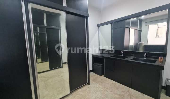 RUMAH BAGUS NYAMAN 2 LANTAI SEMI FURNISHED SIAP HUNI DI MAINROAD BUDISARI BANDUNG 2