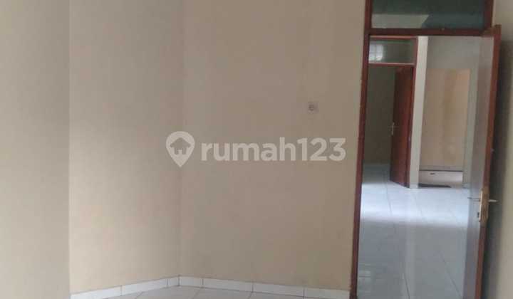 COMFORTABLE MINIMALISTIC STRATEGIC READY-TO-OCCUPY HOUSE IN CIMAHI