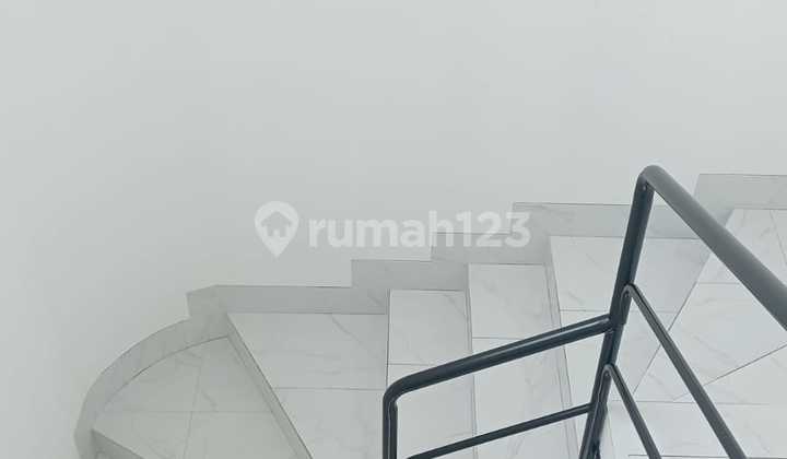 RUMAH LUX MINIMALIS MODERN 2 LANTAI SIAP HUNI DI SETIABUDI BANDUNG 2