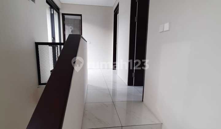 Rumah Minimalis Modern 2 Lantai Lingkungan Nyaman Siap Huni di Tatar Simakirana Kota Baru Parahyangan Kbp Bandung 2