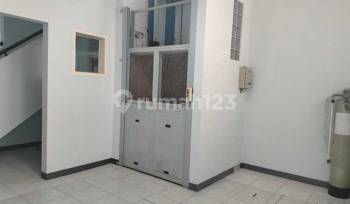 RUKO 2 LANTAI LOKASI STRATEGIS COCOK UNTUK GUDANG SIAP PAKAI DI TAMAN KOPO INDAH 3 TKI3 BANDUNG