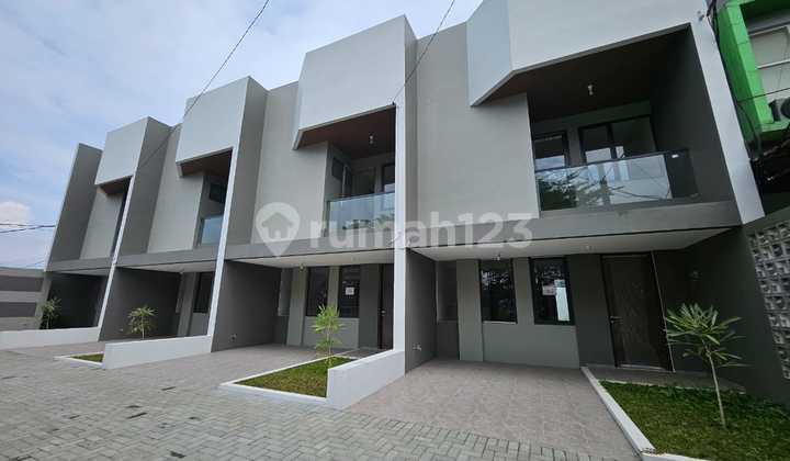 Rumah Baru Bagus Nyaman Minimalis Modern Siap Huni di Derwati Mas
