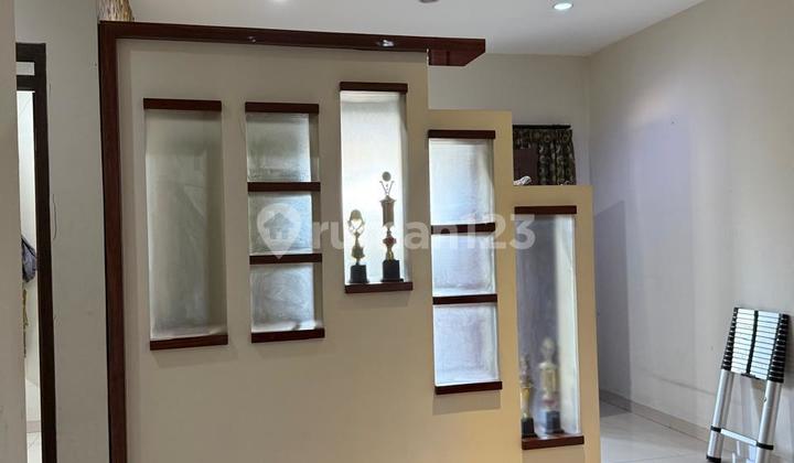 RUMAH IDAMAN MINIMALIS MODERN 3 LANTAI LINGKUNGAN NYAMAN SIAP HUNI DI SINGGASANA PRADANA BANDUNG RUMAH IDAMAN MINIMALIS MODERN 3 LANTAI LINGKUNGAN NYAMAN SIAP HUNI DI SINGGASANA PRADANA BANDUNG