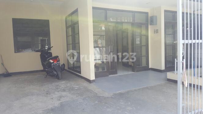 RUMAH  BAGUS HOOK MINIMALIS MODERN 1,5 LANTAI SIAP HUNI DI TAMAN KOPO INDAH 1 TKI1 BANDUNG