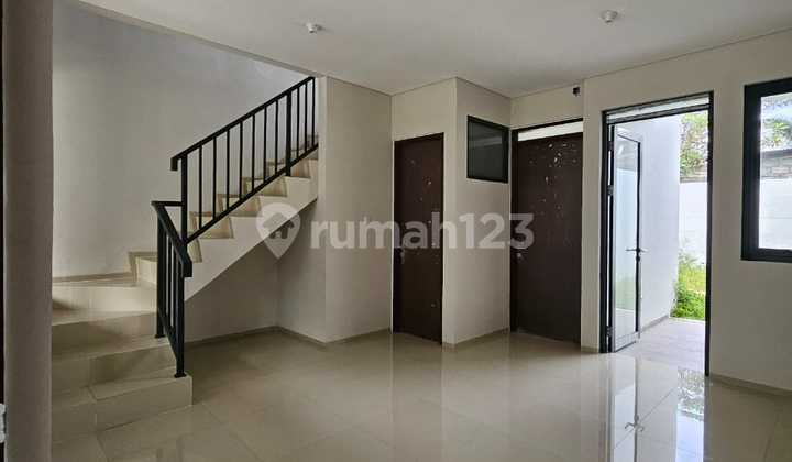 RUMAH RUMAH BARU MINIMALIS MODERN 2 LANTAI SIAP HUNI DI DERWATI MAS BANDUNG RUMAH RUMAH BARU MINIMALIS MODERN 2 LANTAI SIAP HUNI DI DERWATI MAS BANDUNG