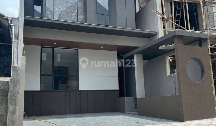 RUMAH NYAMAN MINIMALIS MODERN 2 LANTAI SIAP HUNI DI SETRADUTA GRANDE BANDUNG 1