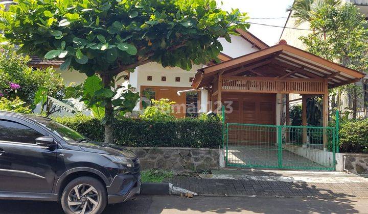 Rumah Kokoh Nyaman Terawat 2 Lantai Semi Furnished Siap Huni Di Gegerkalong Bandung 1