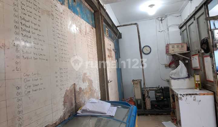 RUKO 3 LANTAI LOKASI RAMAI STRATEGIS SIAP PAKAI DI CIANJUR 2