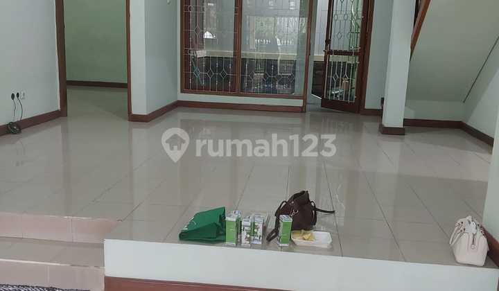 COMFORTABLE 2-STORY HOUSE STRATEGIC LOCATION READY TO OCCUPY IN ANTAPANI BANDUNG