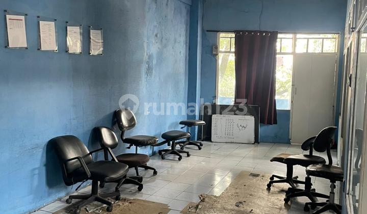 3-Storey Shophouse in a Busy Strategic Location, Suitable for All Businesses, Ready to Use in Astana Anyar, Bandung. 2