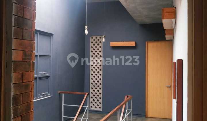 RUMAH KEREN 2 LANTAI FULL FURNISHED TENGAH KOTA COCOK UNTUK KANTOR SIAP PAKAI DI SAYAP SUNDA BANDUNG 2