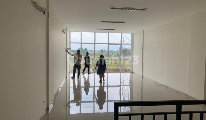 RUKO LUAS STRATEGIS 3 LANTAI SIAP PAKAI DI SUMMARECON BANDUNG