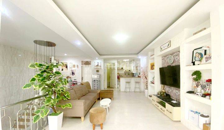 RUMAH CANTIK MINIMALIS MODERN 2 LANTAI SEMI FURNISHED SIAP HUNI DI BUMI ASRI BANDUNG 1