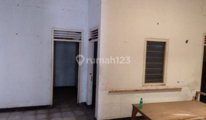 Rumah Tua Hitung Tanah Stragegis Di Jalan Nilem Bandung 2