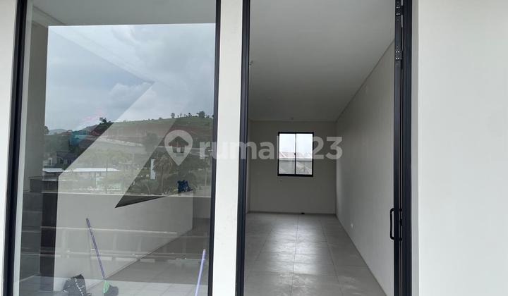 RUKO 2 LANTAI LOKASI FAVORIT RAMAI STRATEGIS SIAP PAKAI DI KOTA BARU PARAHYANGAN KBP BANDUNG