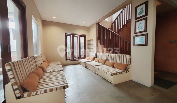 RUMAH BESAR 2 LANTAI MINIMALIS MODERN FULL FURNISHED NYAMAN TERAWAT SIAP HUNI DI SETIABUDI BANDUNG 2