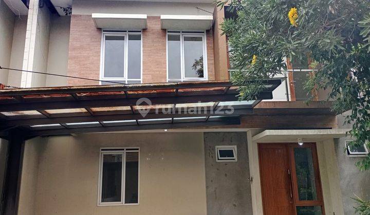 RUMAH NYAMAN TERAWAT 2 LANTAI SIAP HUNI DI SETRADUTA BANDUNG 1