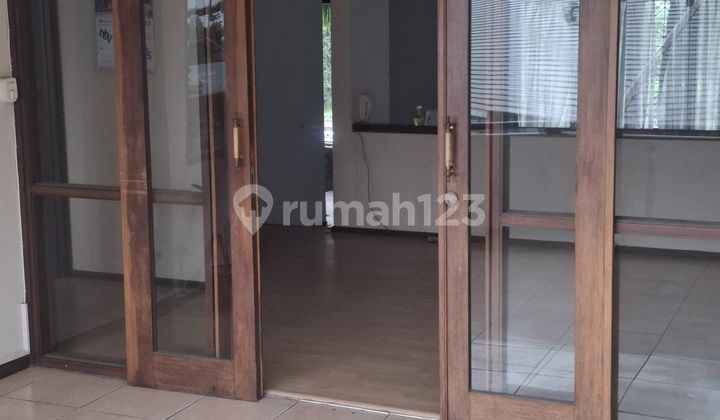 RUMAH LUAS 3 LANTAI ASRI TERAWAT SIAP HUNI DI SETRADUTA BANDUNG RUMAH LUAS 3 LANTAI ASRI TERAWAT SIAP HUNI DI SETRADUTA BANDUNG