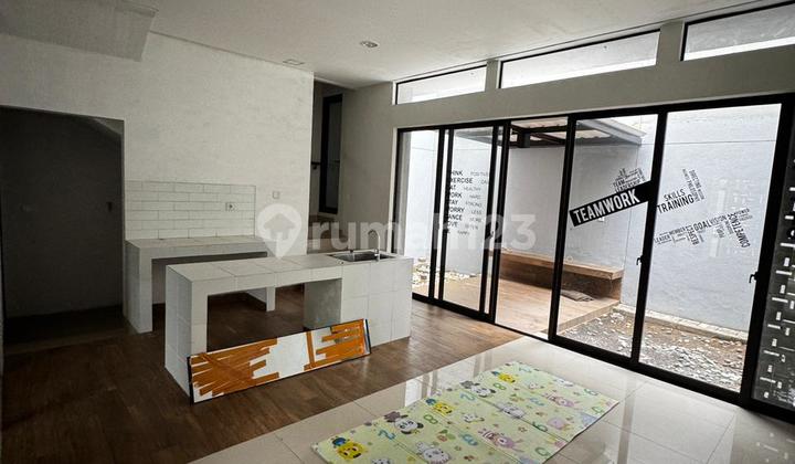 RUMAH NYAMAN MEWAH MINIMALIS MODERN 2 LANTAI SIAP HUNI DI SUMMARECON CLUSTER FLORA BANDUNG