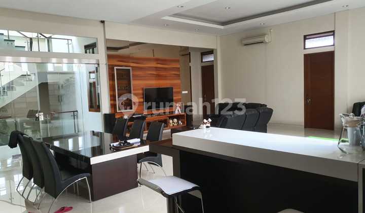 Rumah Lux Mewah 3 Lantai Siap Huni Di Mekar Wangi Bandung Rumah Lux Mewah 3 Lantai Siap Huni Di Mekar Wangi Bandung