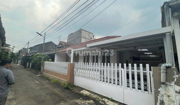 Rumah Luas Terawat Pusat Kota Siap Huni di Burangrang Bandung 1