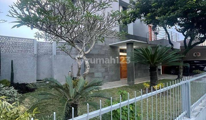 RUMAH KEREN NYAMAN TERAWAT SEMI FURNISHED SIAP HUNI DI ARCAMANIK BANDUNG 1