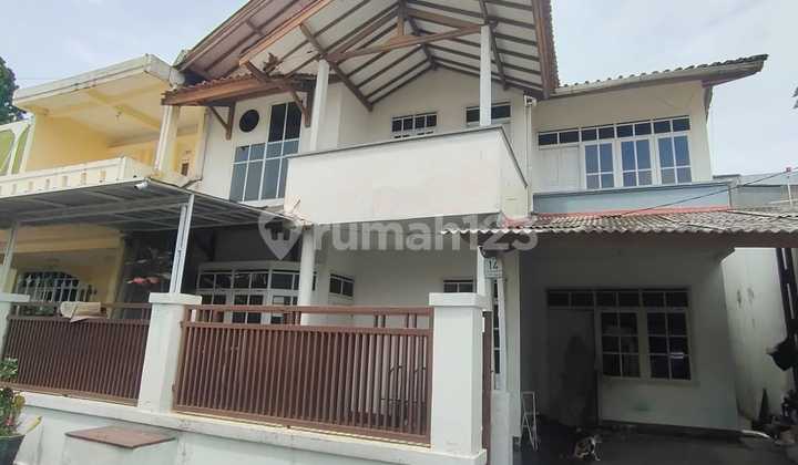 RUMAH TERAWAT MINIMALIS MODERN 2 LANTAI SIAP HUNI DI MARGAHAYU PERMAI BANDUNG