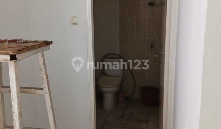 RUKO 2 LANTAI LOKASI RAMAI STRATEGIS SIAP PAKAI DI TAMAN HOLIS INDAH 2 THI2 BANDUNG 2