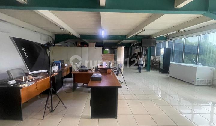 RUANG USAHA LUAS 3 LANTAI LOKASI RAMAI STRATEGIS SIAP PAKAI DI SUDIRMAN BANDUNG RUANG USAHA LUAS 3 LANTAI LOKASI RAMAI STRATEGIS SIAP PAKAI DI SUDIRMAN BANDUNG