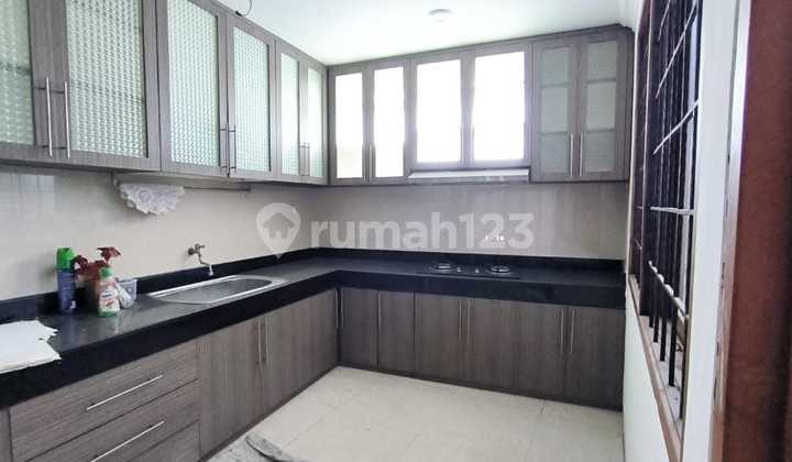 RUMAH LUAS NYAMAN 3 LANTAI TENGAH KOTA SIAP HUNI DI KEMBAR BANDUNG 2
