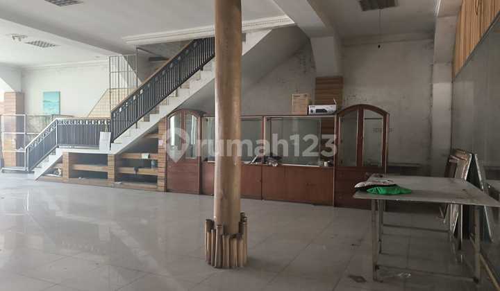RUANG USAHA LUAS STRATEGIS 3,5 LANTAI SIAP PAKAI DI KOPO KATAPANG BANDUNG