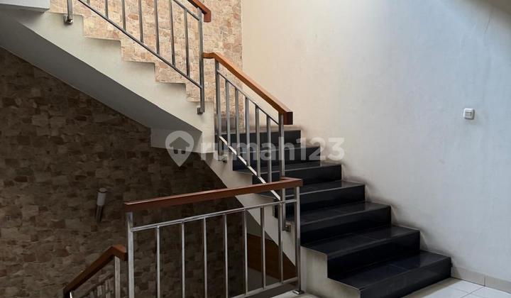 RUMAH LUAS BAGUS 3 LANTAI LINGKUNGAN NYAMAN SIAP HUNI DI SINGGASANA BANDUNG 2