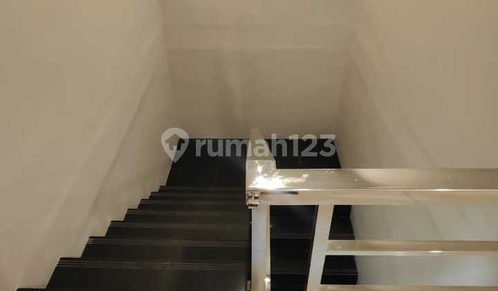 RUMAH BAGUS 2 LANTAI MINIMALIS MODERN SIAP HUNI DI MEKAR WANGI BANDUNG 2