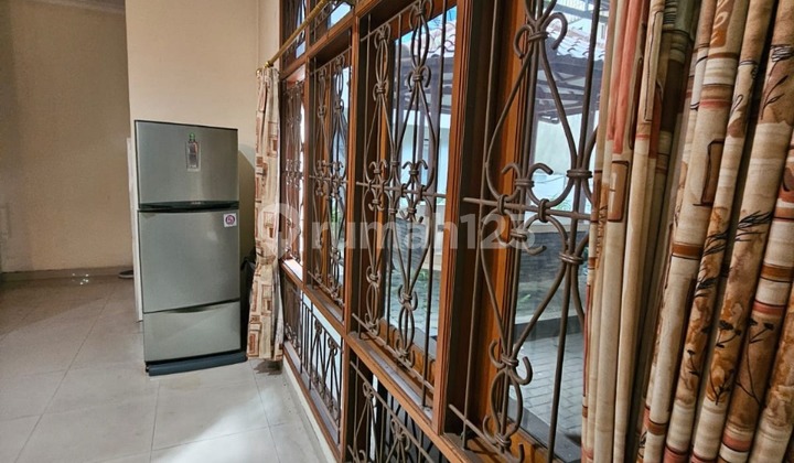 SPACIOUS GOOD 3-STORY HOUSE STRATEGIC LOCATION SUITABLE FOR BUSINESS READY TO USE IN PASTEUR BANDUNG 2