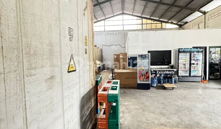 READY-TO-USE SPACIOUS CLEAN STRATEGIC WAREHOUSE ON SOEKARNO HATTA MAIN ROAD BANDUNG READY-TO-USE SPACIOUS CLEAN STRATEGIC WAREHOUSE ON SOEKARNO HATTA MAIN ROAD BANDUNG