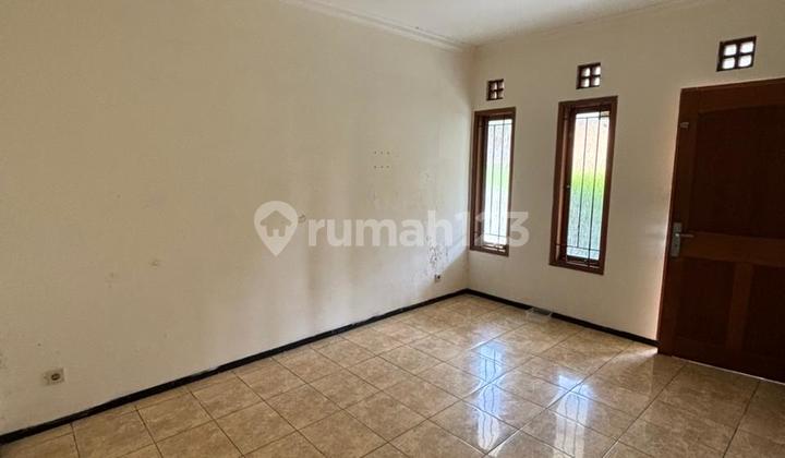 RUMAH LUAS ASRI TERAWAT NYAMAN SIAP HUNI DI AWILIGAR BANDUNG