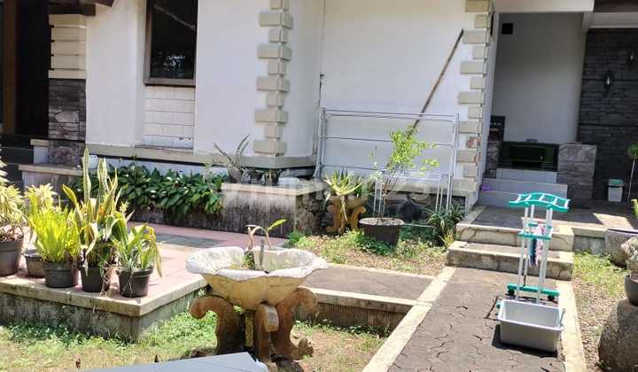 RUMAH LUAS ASRI NYAMAN TERAWAT SIAP HUNI DI PARAHYANGAN PERMAI GEGER KALONG BANDUNG