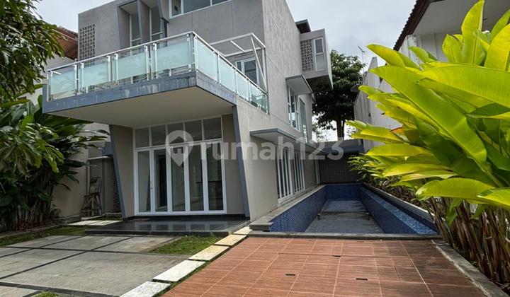 Rumah Mewah Luas Nyaman 3 Lantai Lingkungan Asri Nyaman Siap Huni di Dago Bandung Rumah Mewah Luas Nyaman 3 Lantai Lingkungan Asri Nyaman Siap Huni di Dago Bandung